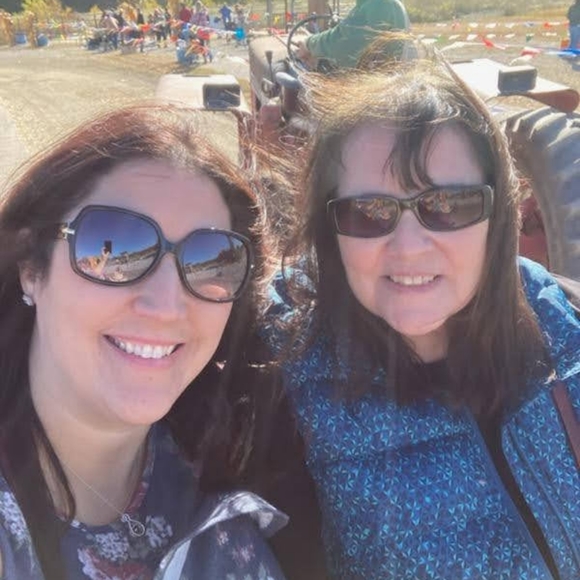 Meet your Posher, Sandy (Nannie) & Momma B (Brandi) - Picture 2 of 3